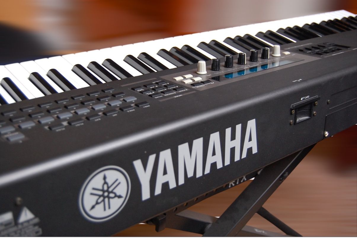 Yamaha S80 Fully Weighted Hammer-Action 88 Key Digital Piano