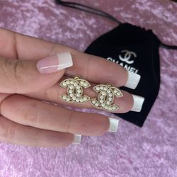 New 18k Stainless Steel Gold Comes With Bag 