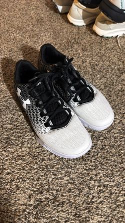 Title: Under Armour ClutchFit Drive 3 Low Basketball Shoes – Black/White – Youth Size 6Y – $40