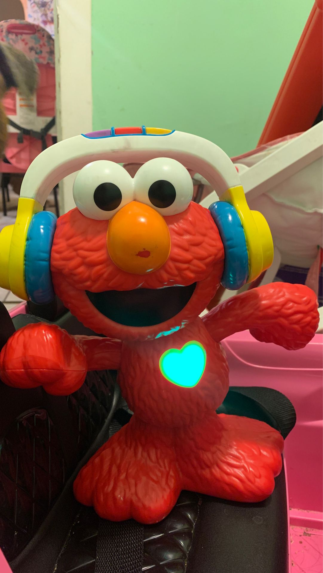 Elmo Dance and sing Toy