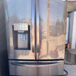 Refrigerator black stainless steel