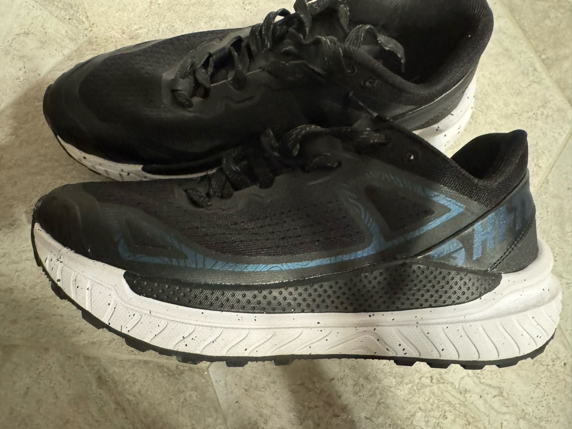 Hi-Tec Womens Size 9Trail Running Iridescent Black Sneakers Shoes Athletic