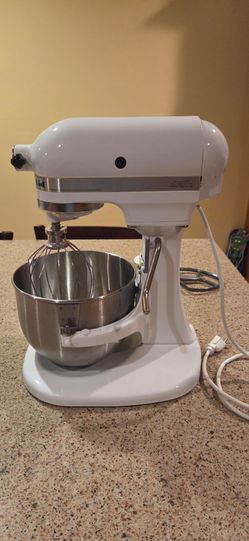 Kitchen Aid 4.5QT Mixer