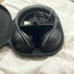 Black Bose Headphones 