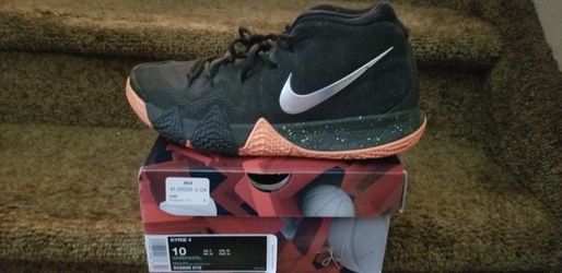 Like New Men's Sz.10 Kyrie Irving 4's