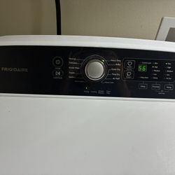 Frigidaire Washer And Dryer Set Amazing Condition 