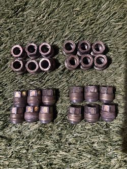 06 Silverado lug nuts