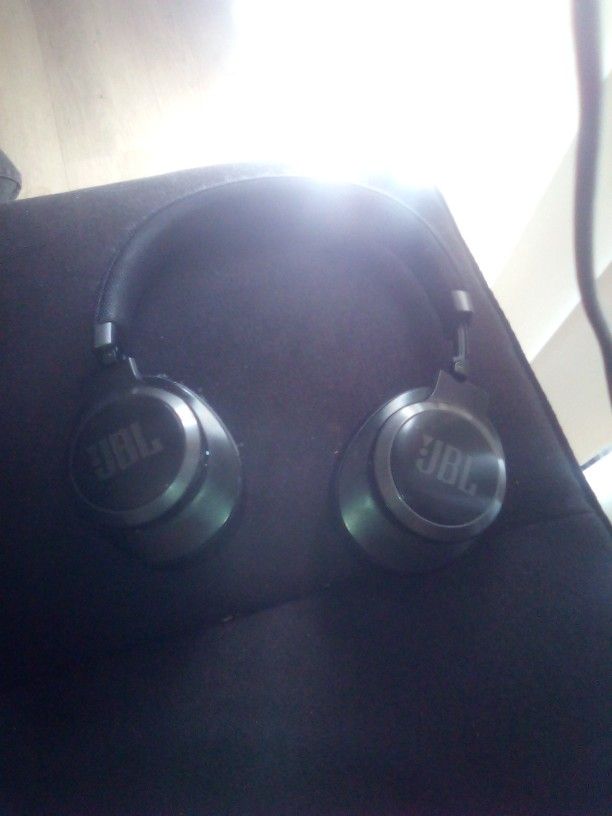 JBL Live Headphones 