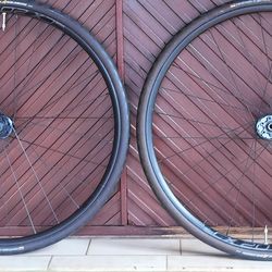 New road bicycle disk  wheel and tire package