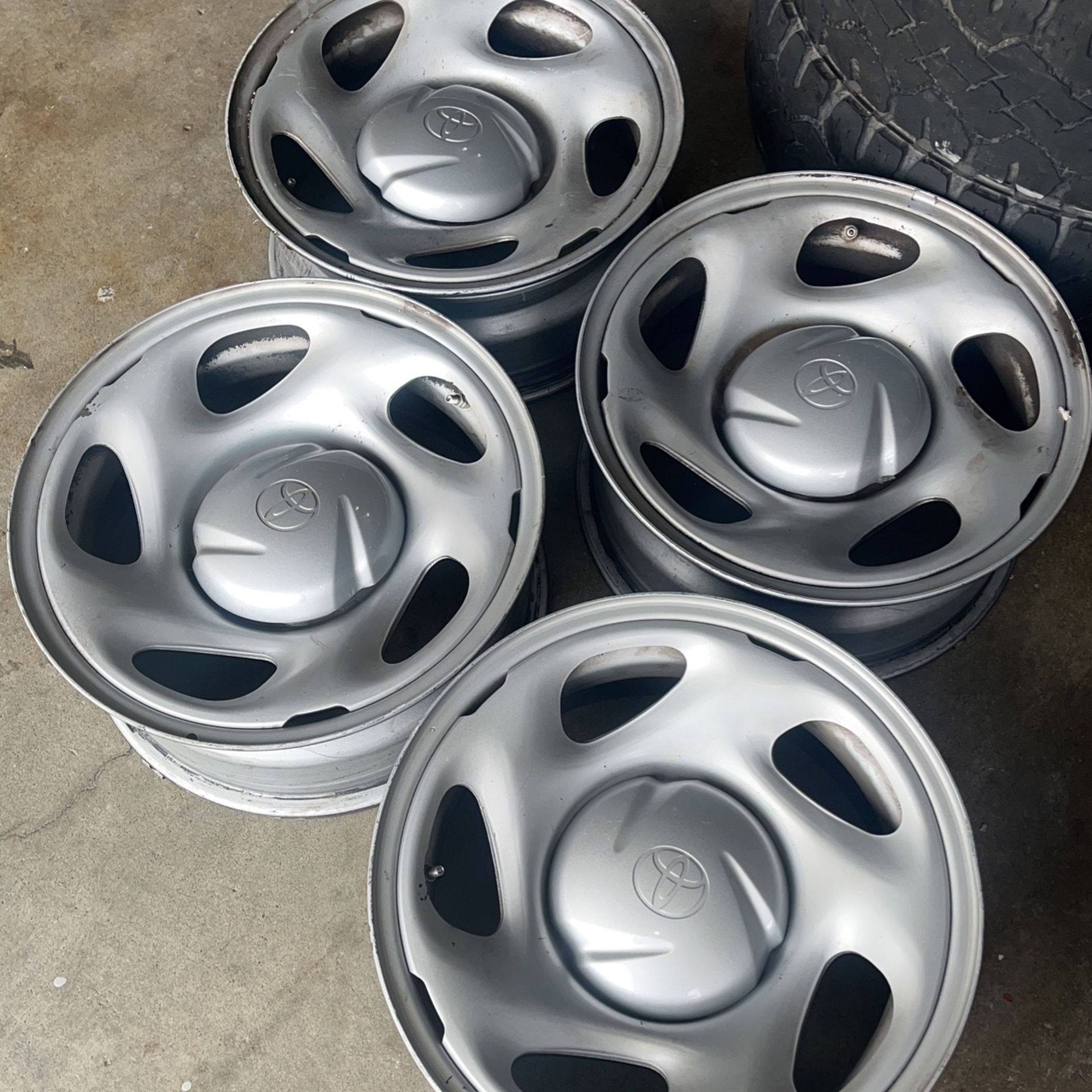 Toyota 16β Rims