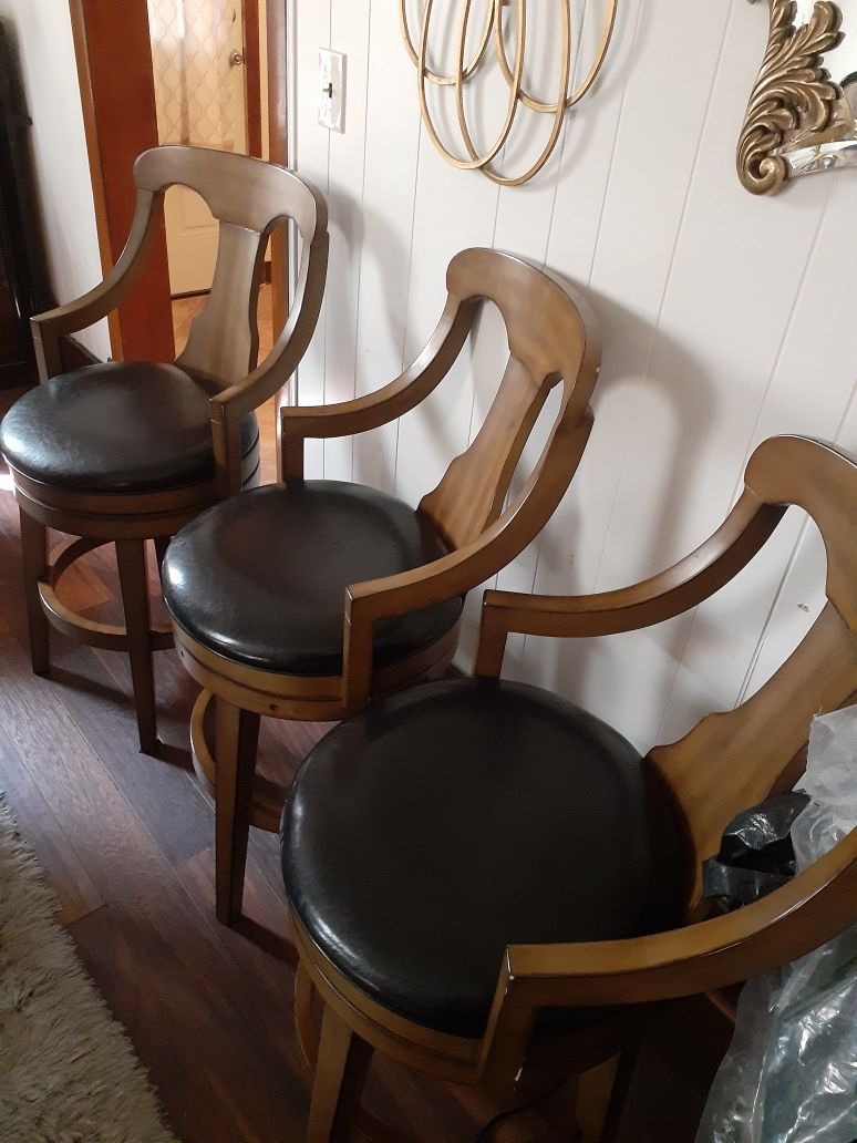 5 counter chair black leather cushions