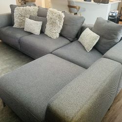 Sofa / Living Room Furniture