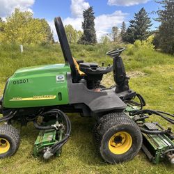 John Deere 4x4 Mower 110”