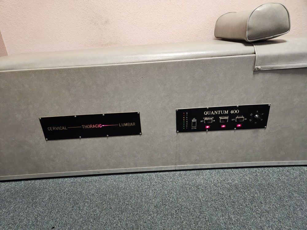 Quantum 400 Intersegmental Traction, Massage table