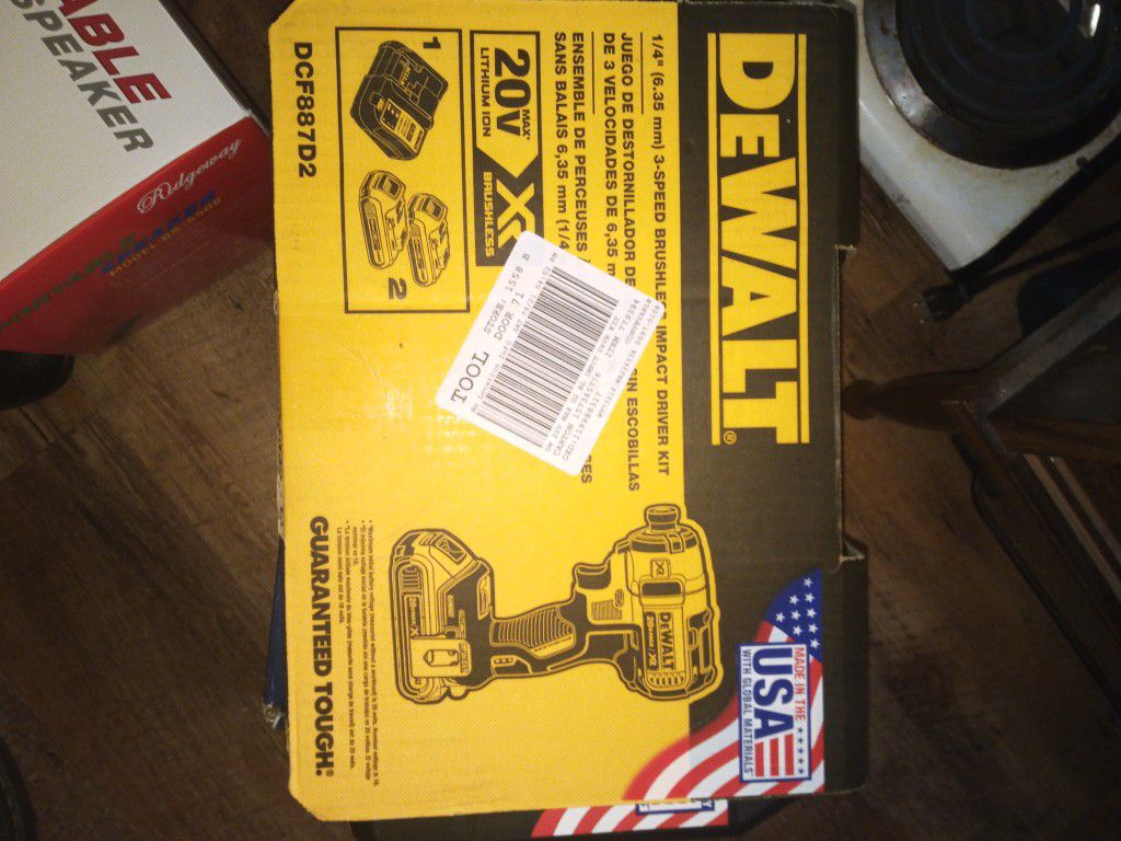 DeWalt brushless drywall screw gun kit