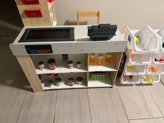Grocery store play pretend