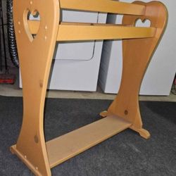 Standing Wooden Quilt/Blanket Hanging Rack 