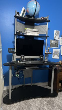 Corner Table With Hutch