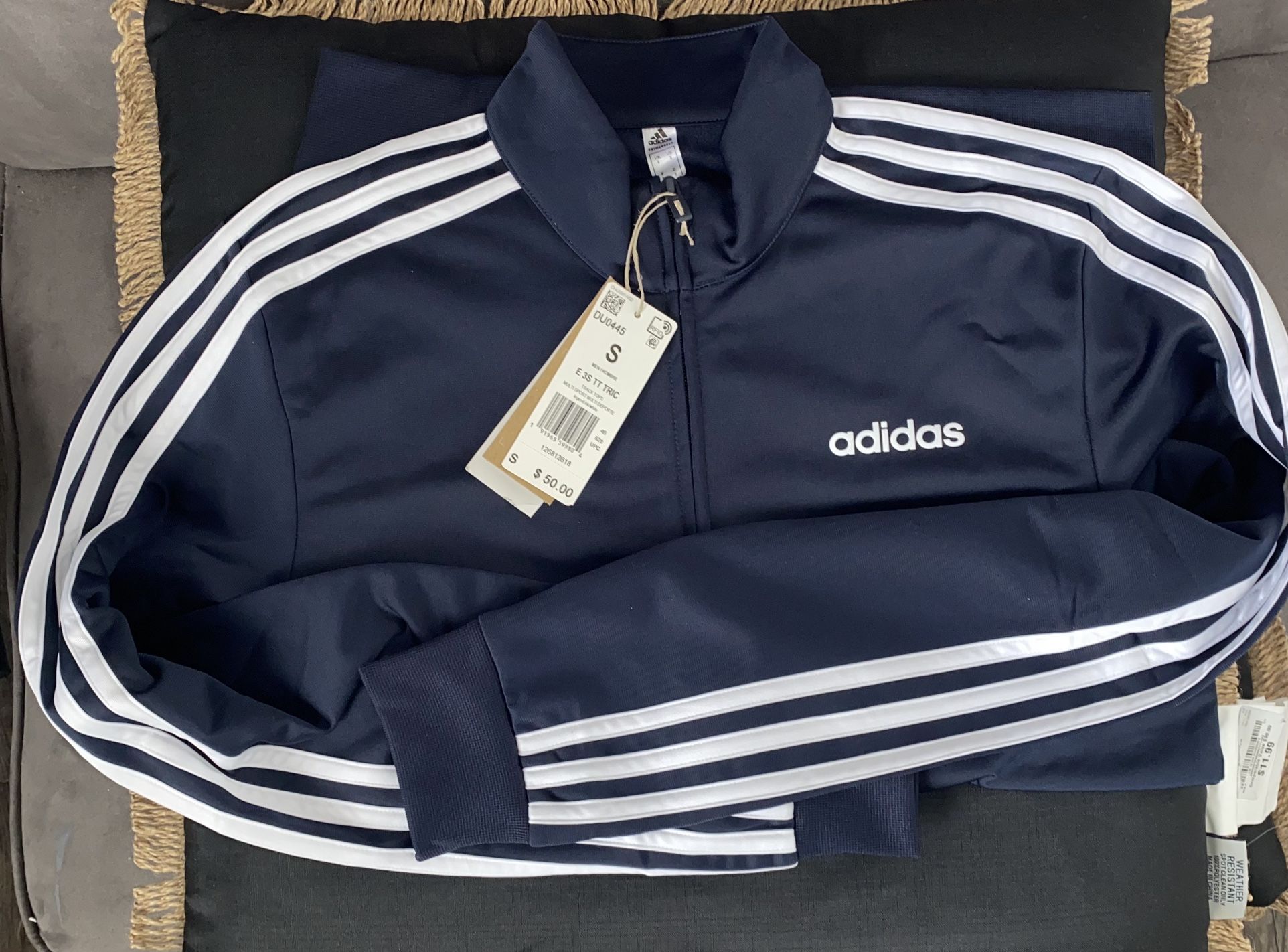 Adidas Track JACKET.    Size S