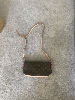 Louis Vuitton Trotteur Crossbody Bag