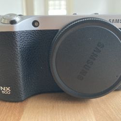 Samsung NX500 Body w/ Batteries, Charger & 32GB Card 