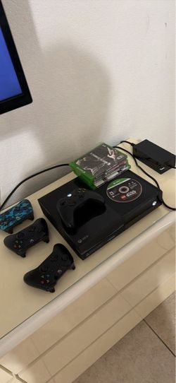 Xbox One Bundle + 4 Controllers + 5 Games — Tested & Working