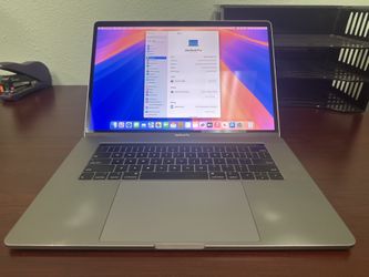 MacBook Pro Laptop - 15 inch - i7 - 9th Gen