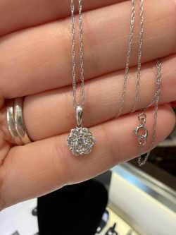 14K white gold natural diamonds pendant necklace