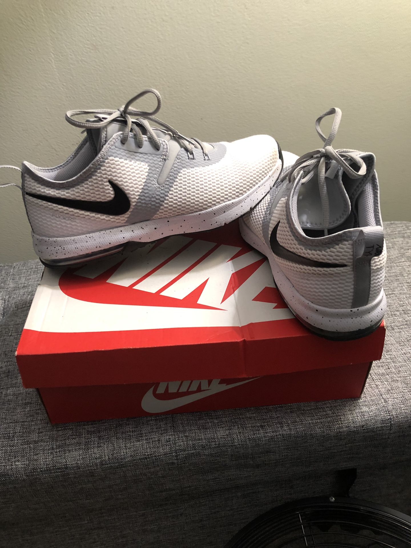 Brand new Men’s Nikes size 11