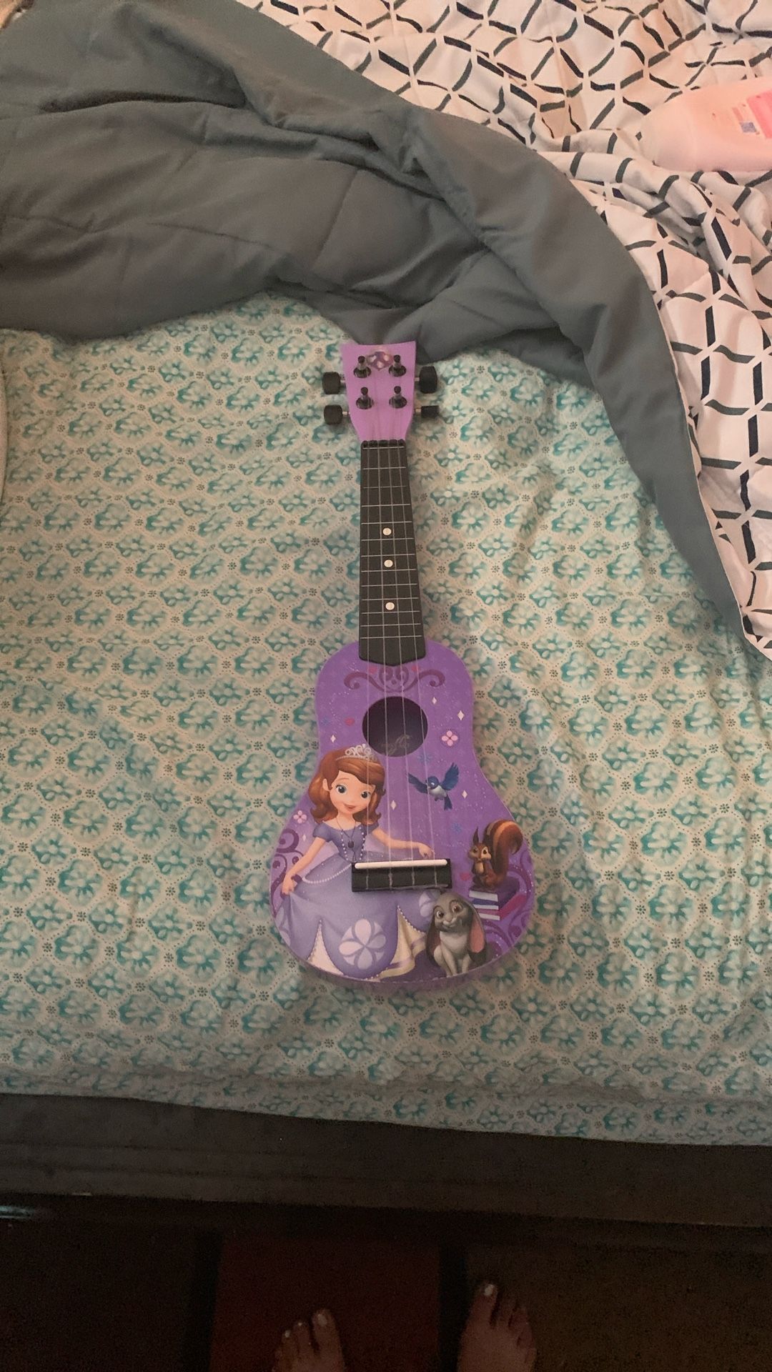 Sofía The First Toy Guitar