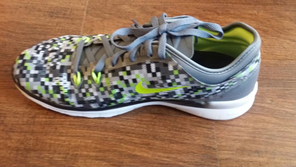 Voluntario consola Exención Nike women's Free 5.0 Tr Fit 5 Prt Training Shoe women US Size 8.5 for Sale  in Greenwood Village, CO - OfferUp