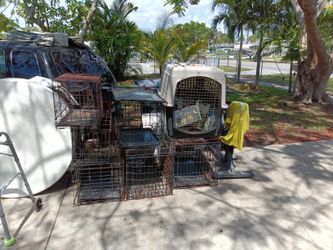 Doggie Kennels (Different Sizes) Make Offer