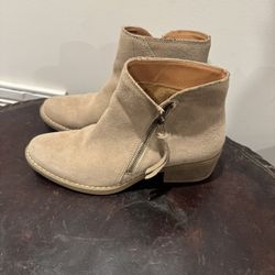 White Mountain Women's Tan Suede Ankle Boots Size 7