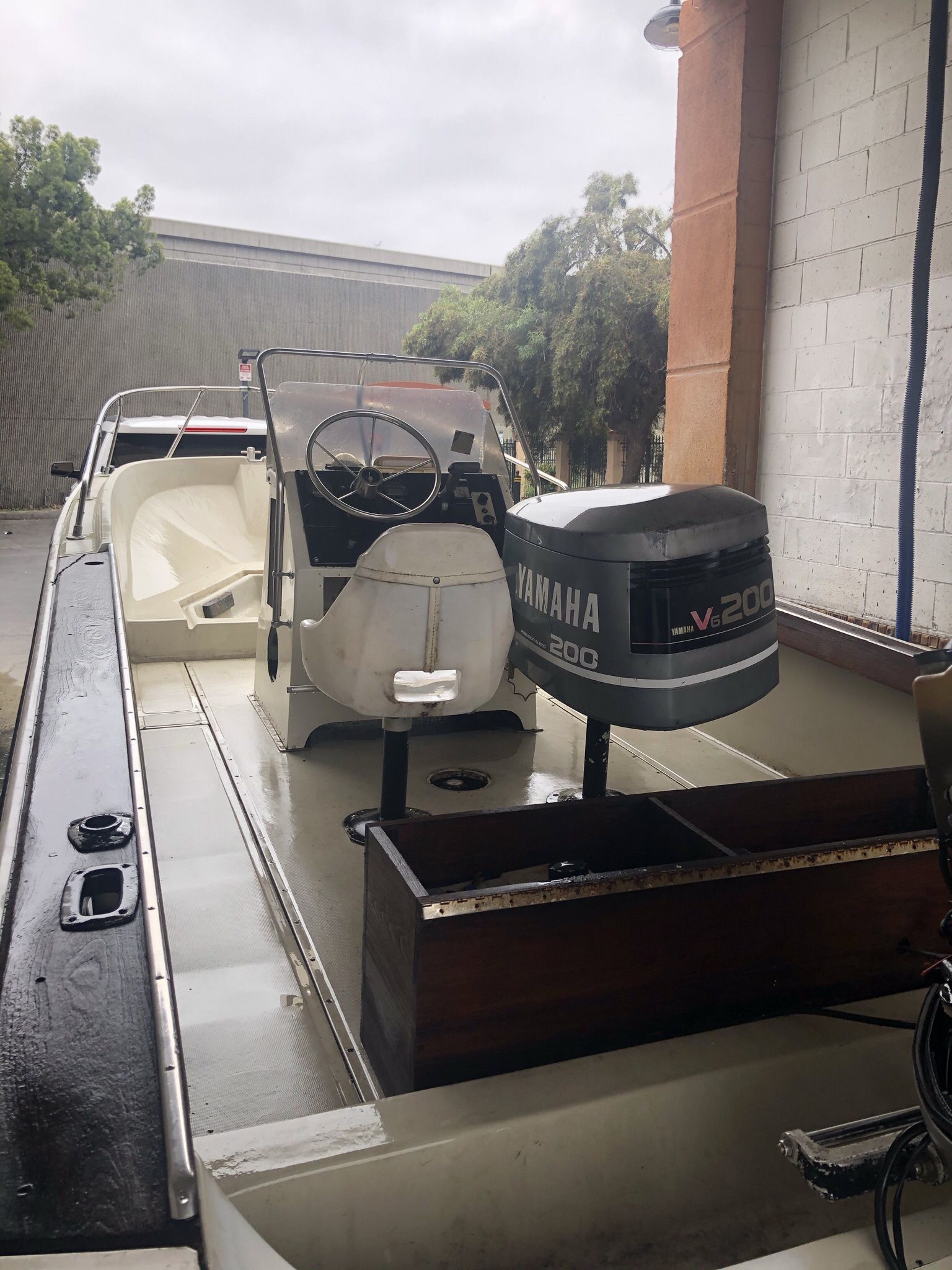 Clean 20’ Boston Whaler Outrage Center Console for Sale in Irvine, CA