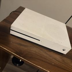Xbox One S With Controller 