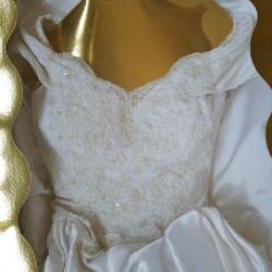 White wedding dress size 4