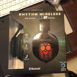 Wireless Light Up Bluetooth Headphones.