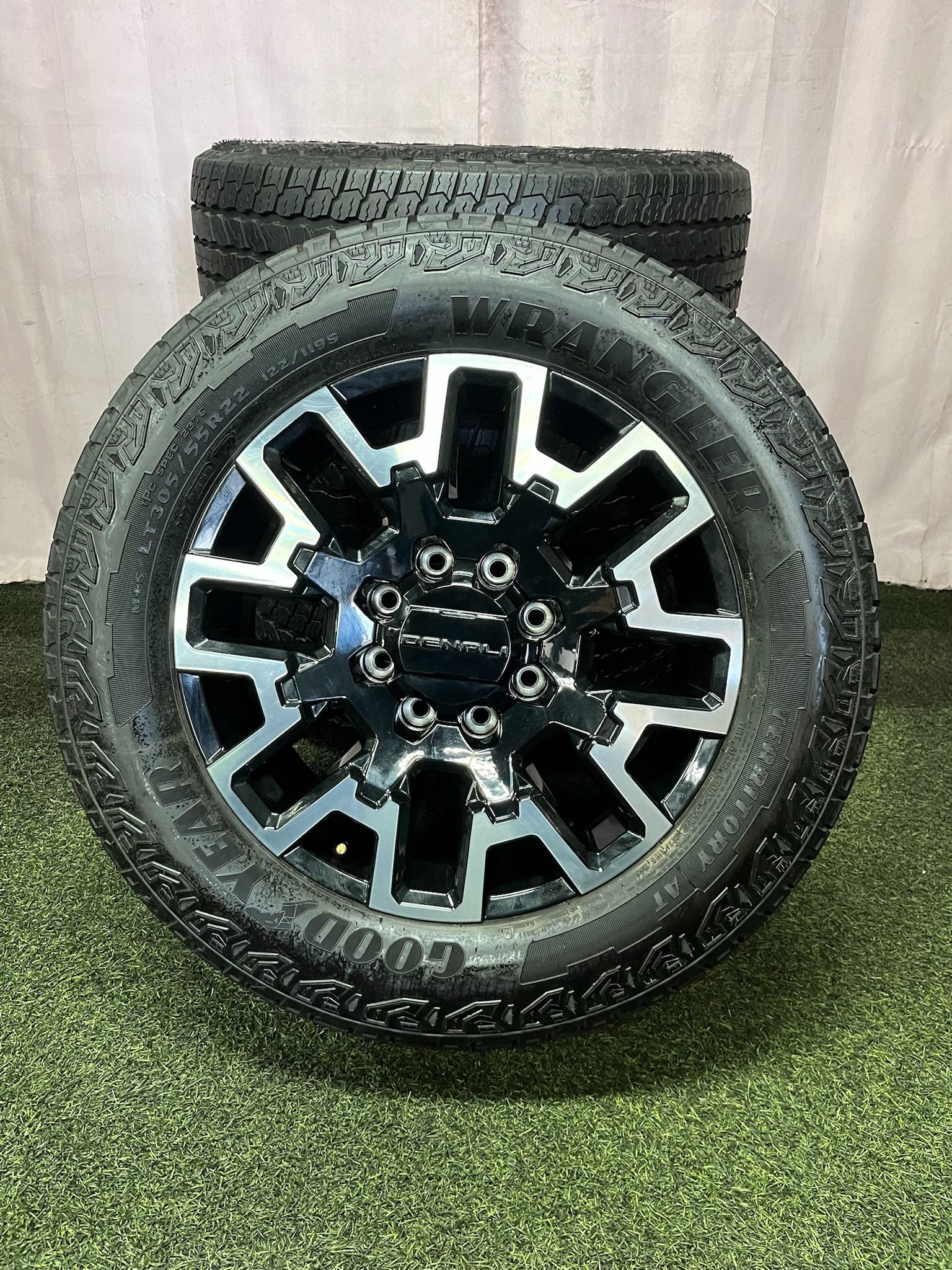 2024 GMC Sierra Denali 2500 8 Lug 22 Inch Takeoffs OEM Wheels
