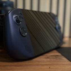 Legion Go S 8" 120Hz Gaming Handheld - AMD Ryzen Z1 Extreme - SteamOS - 32GB with 1TB SSD - Steam