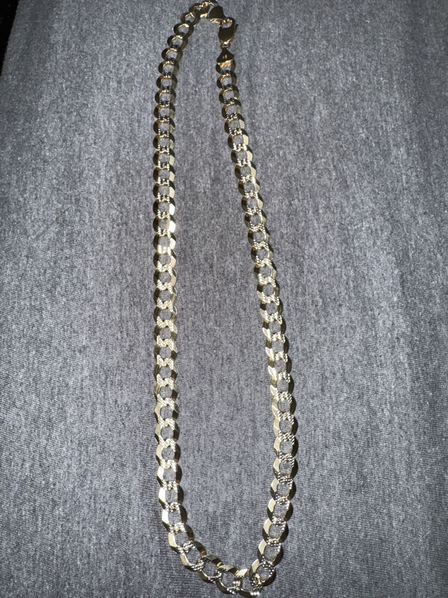 10k Gold chain 24incs 10mm Weight 62Grams