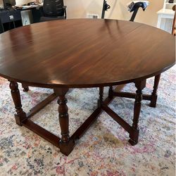Beautiful 6’ Round Gate Leg Dining Table Vintage