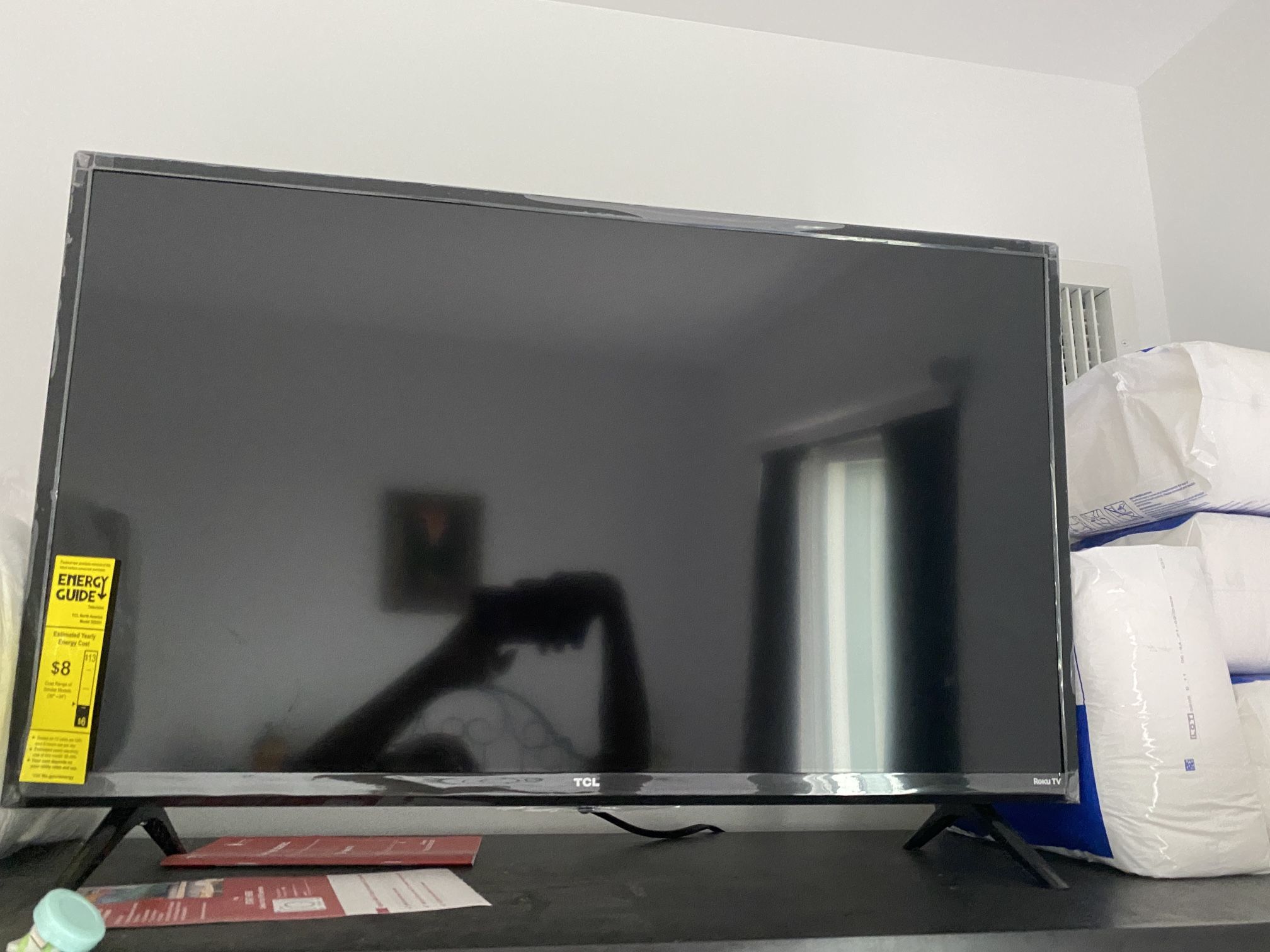 TCL ROKU TV WITH REMOTE