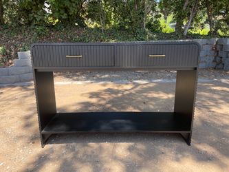 Black Desk