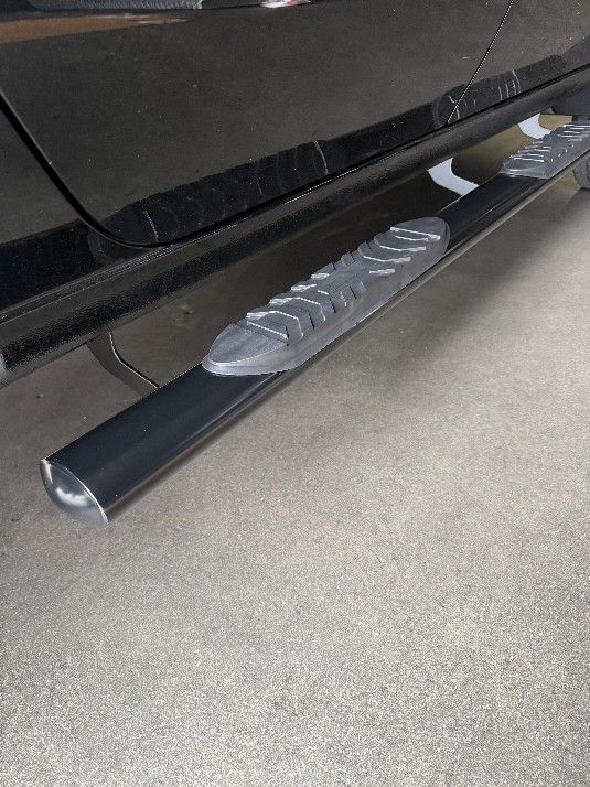 SIDE STEPS / ESTRIBOS / RUNNING BOARDS / ESCALONES / BEDLINERS/ BED LINERS / TRUCK RACKS / TOOLBOXES / PLASTICO PARA LA CAJA
