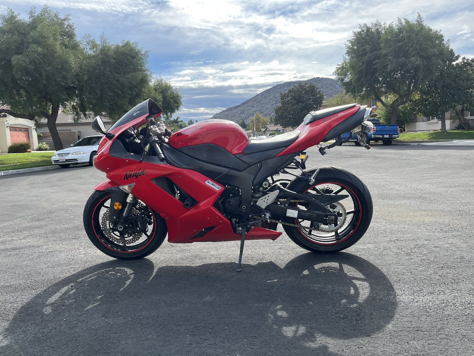 ZX-6R 2007 Ninja Kawasaki 25,482 miles.