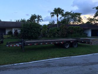 Large Thule trailer,