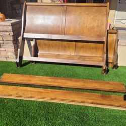 Queen Sleigh Bed 