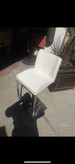 White barstool