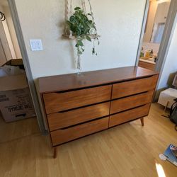New 58’ Mcm dresser / free delivery