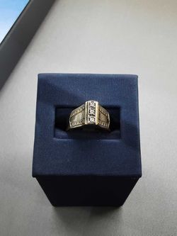 Women's Ring - Yellow Gold 14k (.585) 3.9 grams Size 4